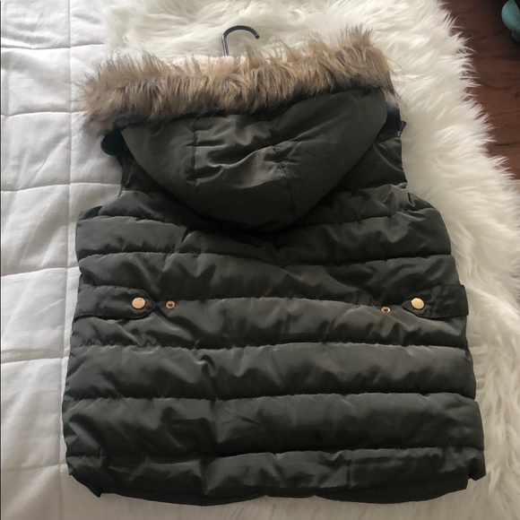 Army green vest - Picture 3 of 3